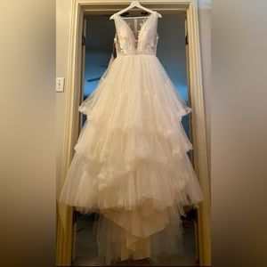 Ivory Ange Etoiles wedding dress, ‘Alin’ style. Size 6